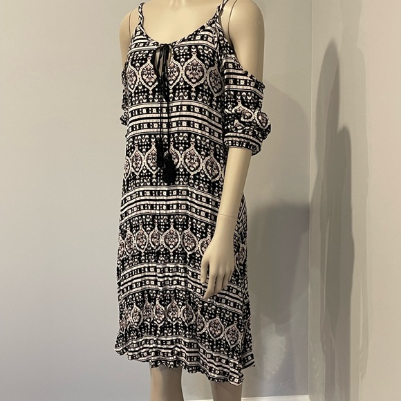 5th & LOVE Dress - Picture 6 of 7